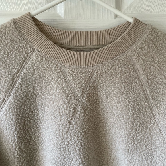 Everlane ReNew Cozy Fleece Beige Crew Neck Sweatshirt Womens Large - Picture 2 of 5